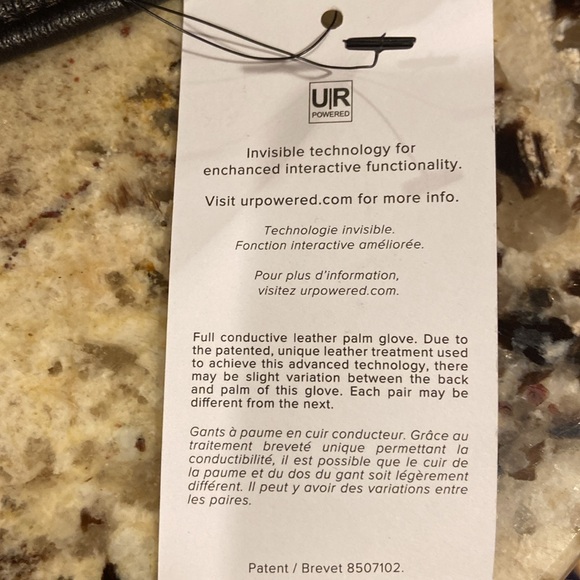 NWT UGG WRANGELL FAUX FUR LINED SMART GLOVES. PRICE IS FIRM - Picture 3 of 9